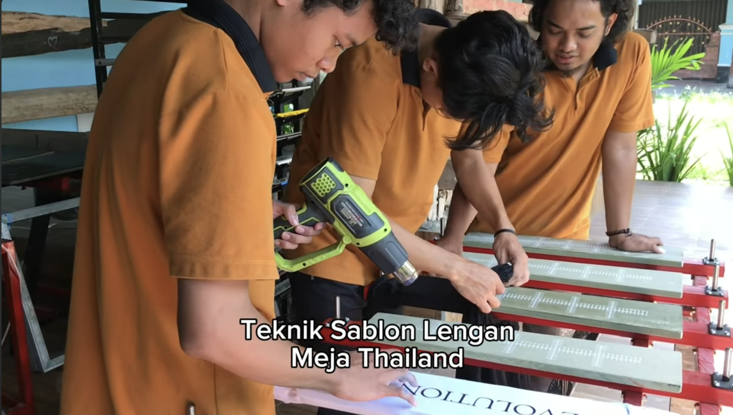 Jepretan Layar 2025-10-31 pukul 14.53.24